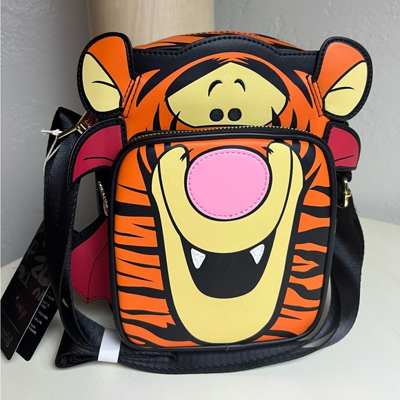 NWT Disney Loungefly Vampire Tigger Crossbody - Picture 3 of 3